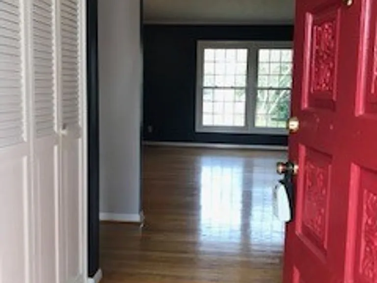 100 Allen Pl — Photo 2
