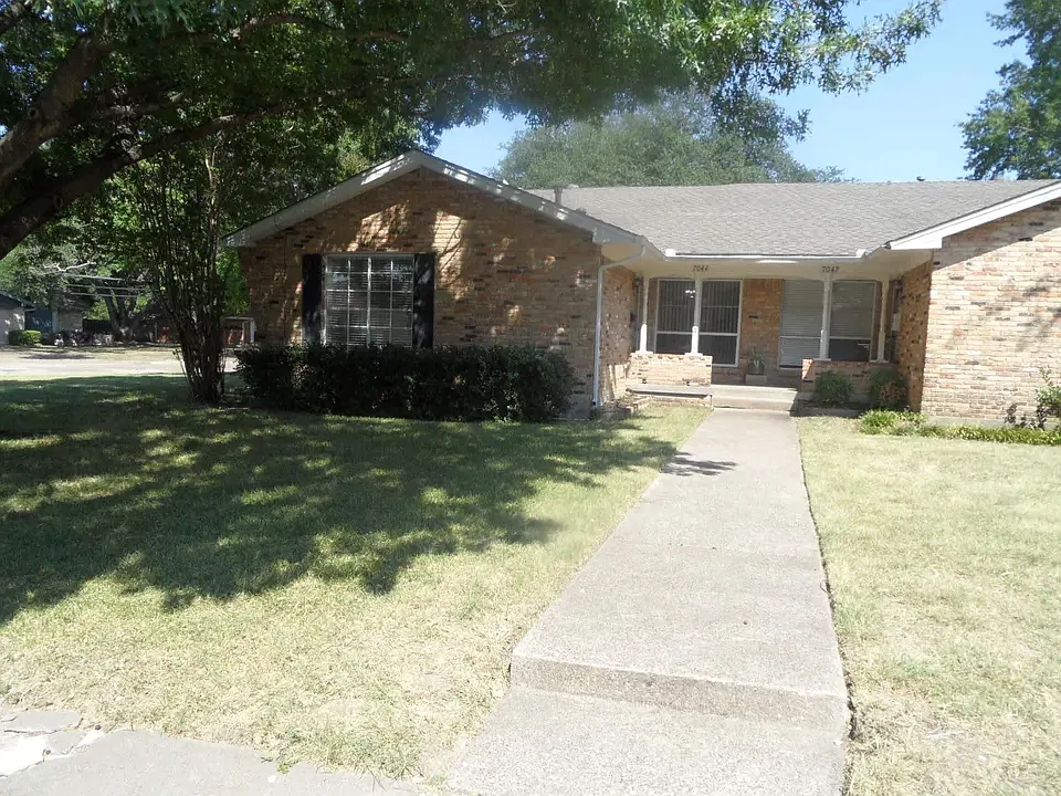 7044 Kingsbury Dr
