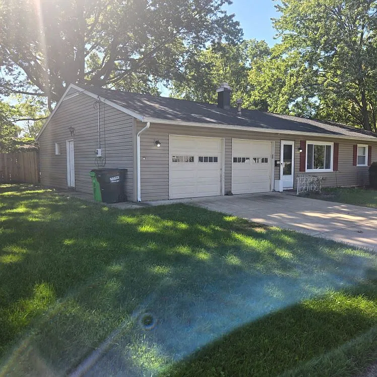 4 bed, 1224 sqft, $2,450 — Photo 2