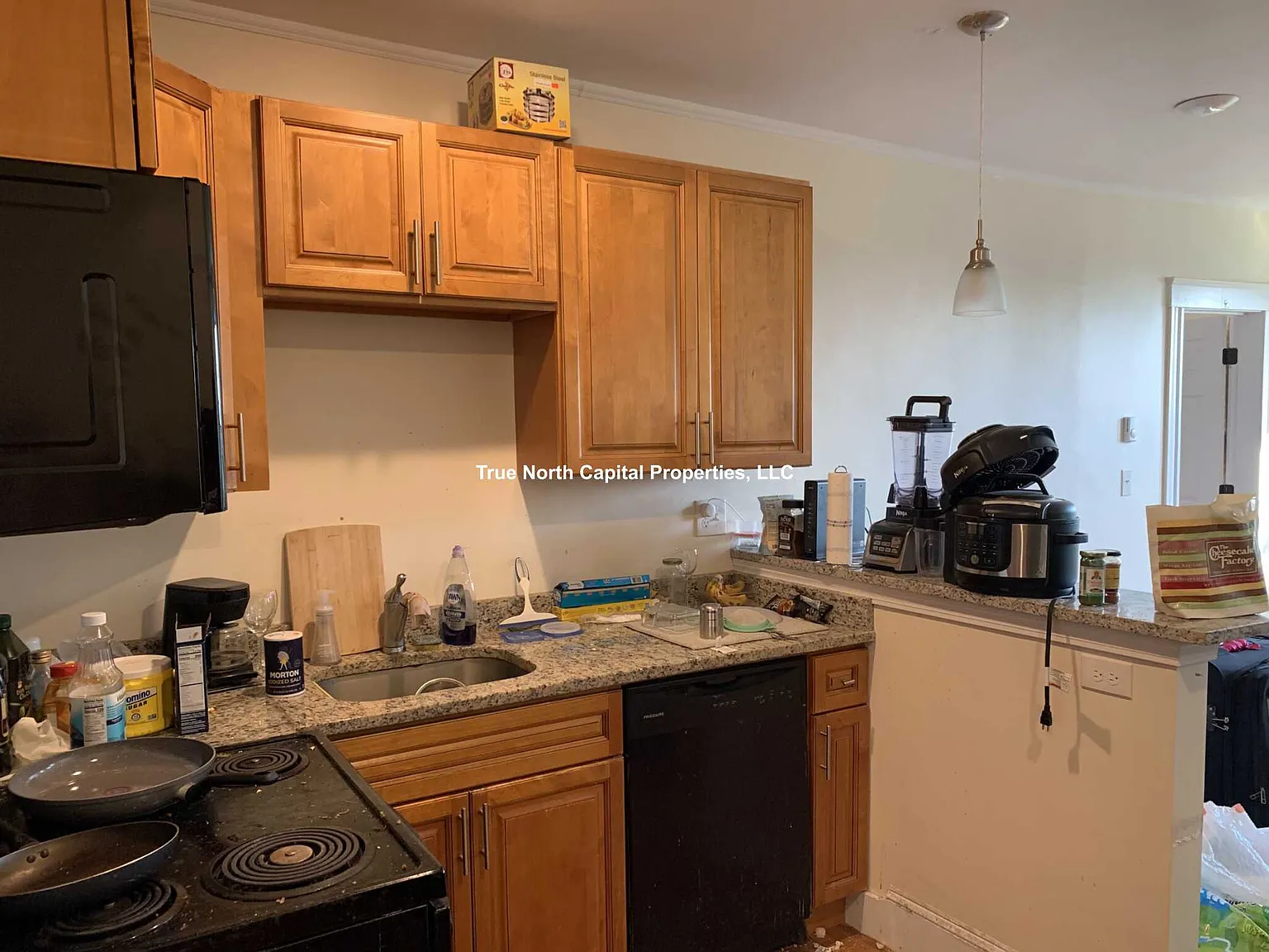 3 bed, $2,995 — Photo 4