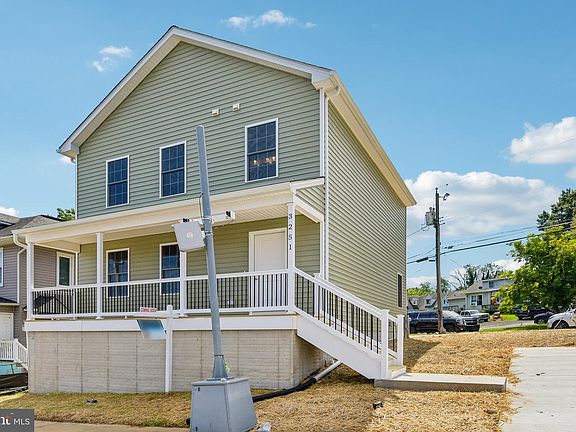 2nd image of 3251 Magnolia Ave