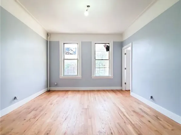 590 Morris Park Ave, Bronx, NY 10460