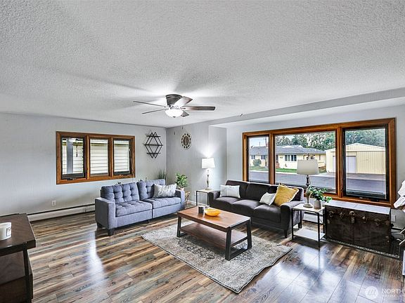 3rd image of 405 W 7th Avenue