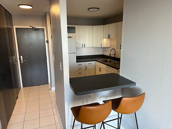 2nd image of 3930 N Pine Grove Ave APT 1808