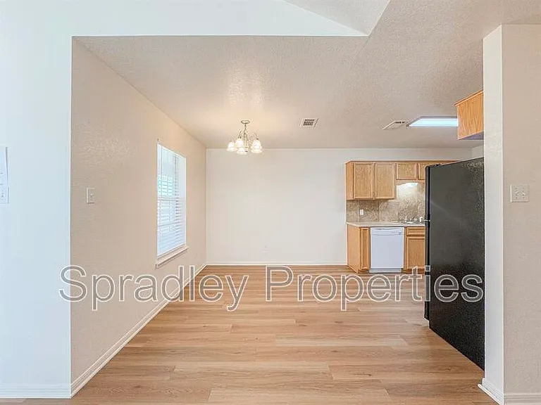 130 Lacey Lou Ln — Photo 4