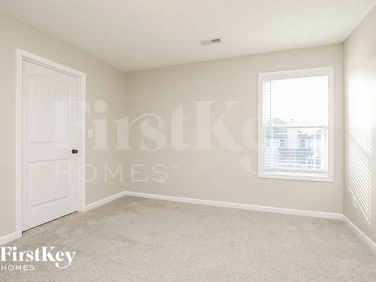 1032 Henry Place Blvd — Photo 14