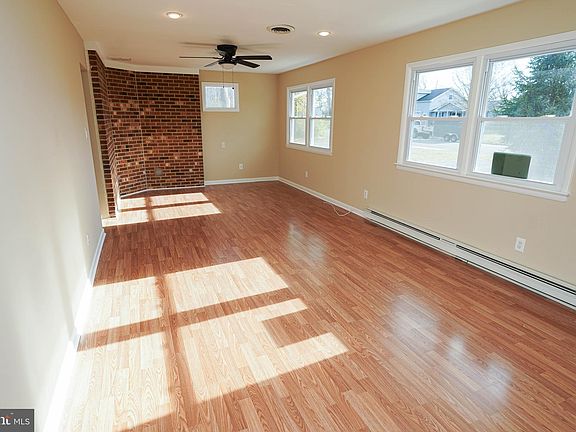 3rd image of 5649 Argyle Dr