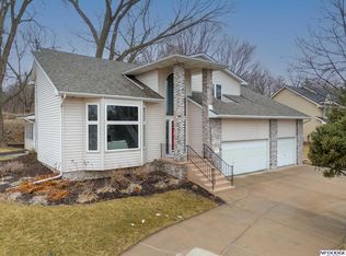 12525 Burt St, Omaha, NE 68154