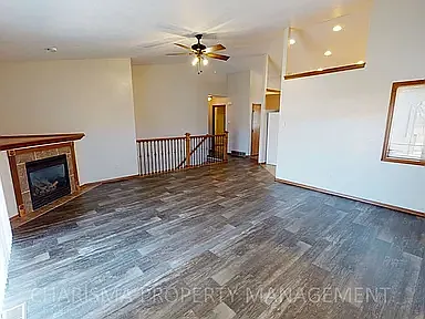 Dagny Townhomes — Photo 2