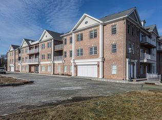 1304 Rio Vista Ln, Northvale, NJ 07647