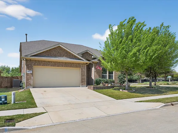 15845 Oak Pointe Dr, Fort Worth, TX 76177