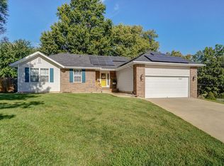 404 E Valley View Rd, Republic, MO 65738