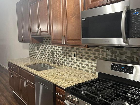 3rd image of 7984 Jaymes St #27