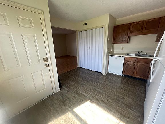 3rd image of 1055 N Buckman St APT 19