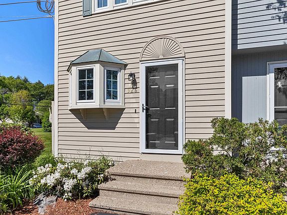 4th image of 928 Fox Hollow Drive