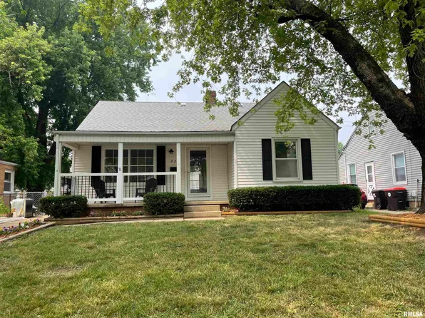 829 E Fairoaks Ave, Peoria, IL 61603