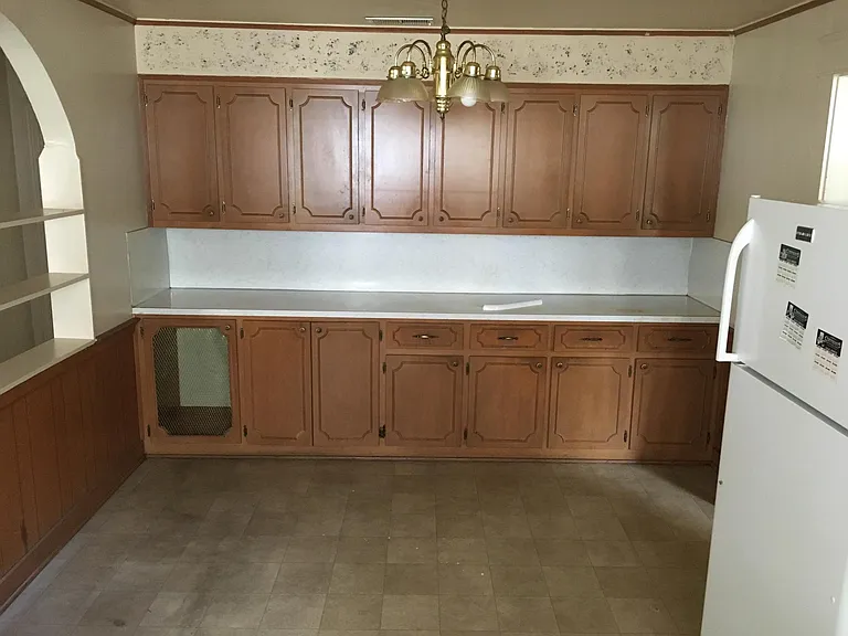 314 W King St — Photo 2