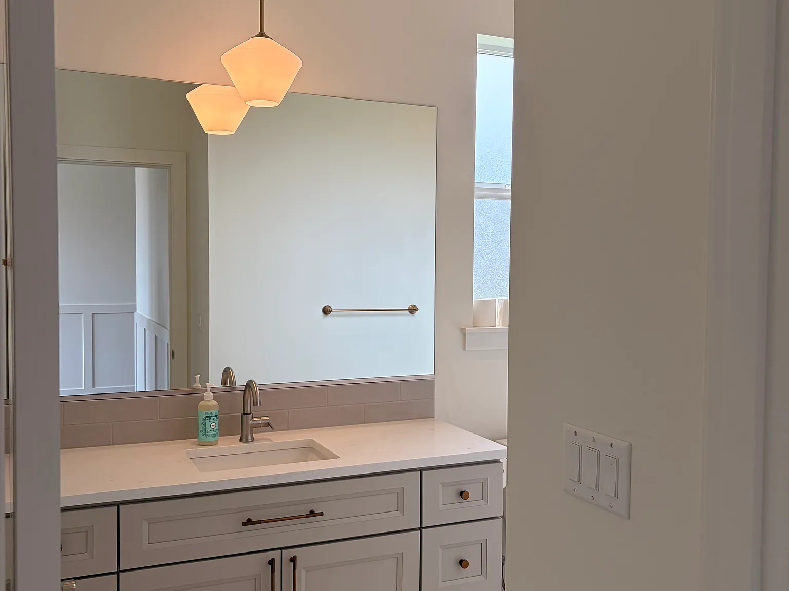 4 bed, 2205 sqft, $900 — Photo 3