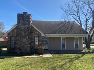 6121 Scarlet Leaf Dr, Memphis, TN 38141