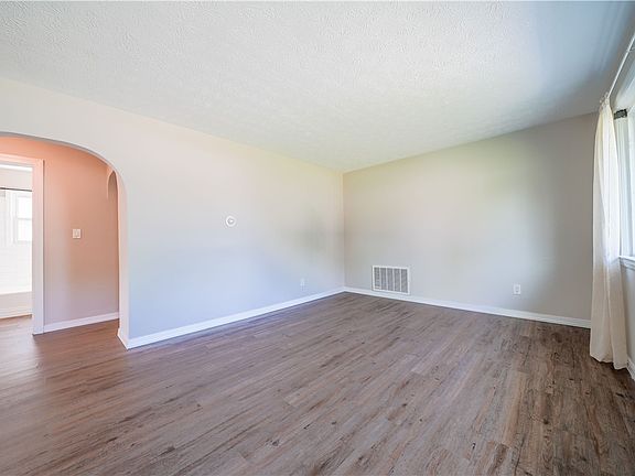 4th image of 3400 Glencoe Ave