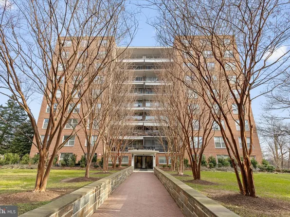 3900 Watson Pl NW #B5e, Washington, DC 20016