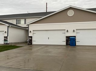 1616 Darby Dr, Waterloo, IA 50702