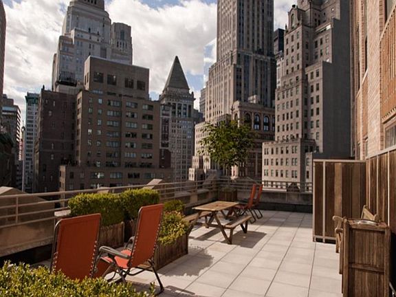 5th image of 63 Wall St APT 1807