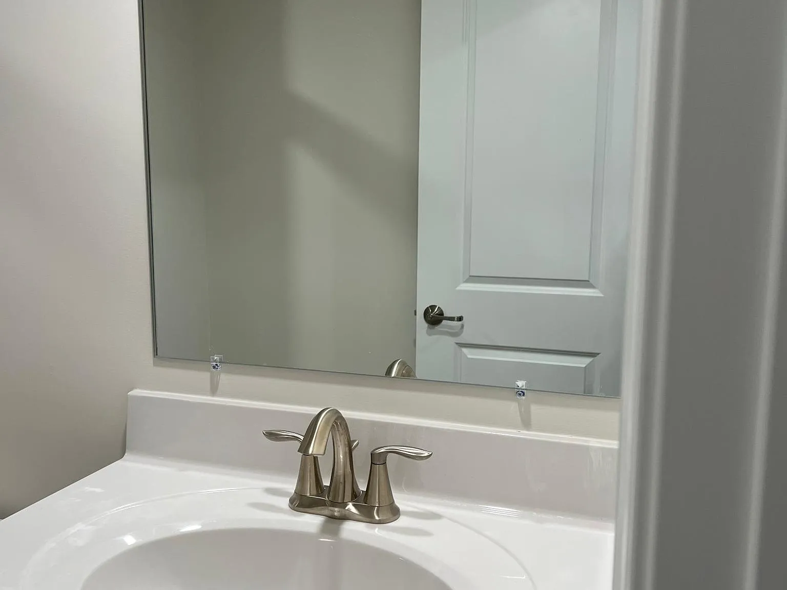 3 bed, 3.5 bath, 2371 sqft, $2,600 — Photo 3