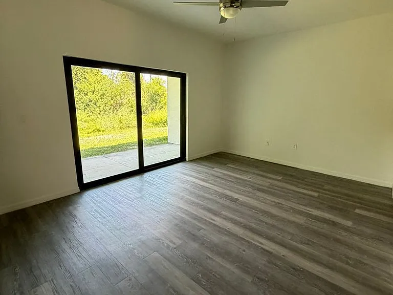 1107 Abrams Blvd — Photo 12