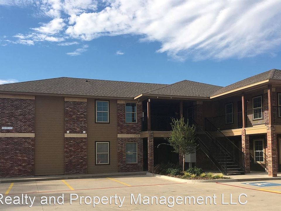 1st image of 2442 NW 39th St #207