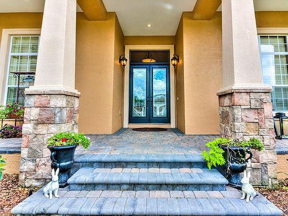 2nd image of 6744 Crescent Woods Cir