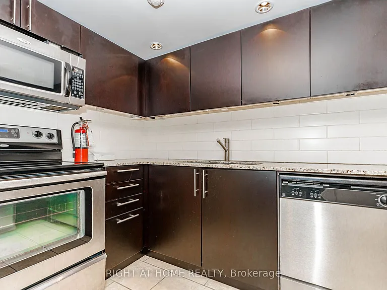 88 Broadway Ave E #1605 — Photo 36