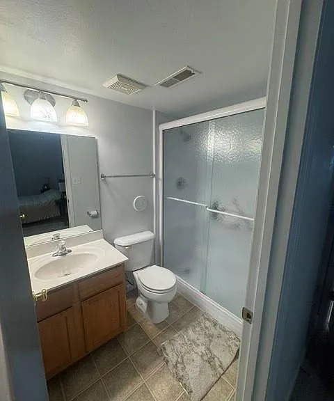 1924 Greenglen Dr #102 — Photo 18