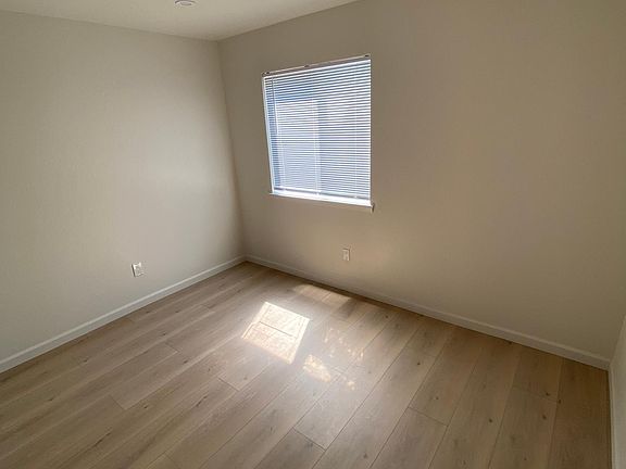 4th image of 350 Brown St #C