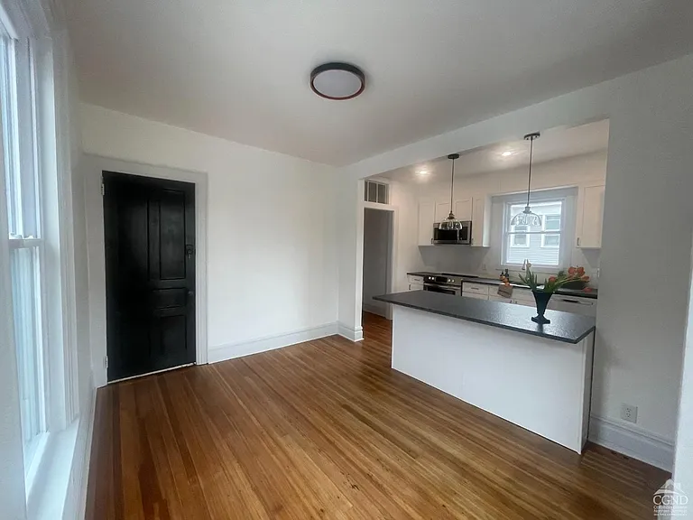 817 Columbia St #2 — Photo 13