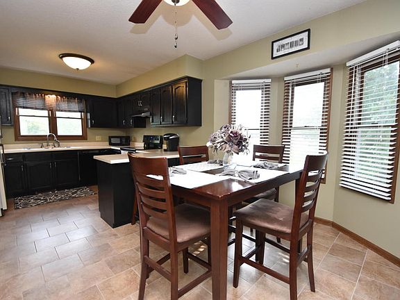 5th image of 2547 Lexington Dr