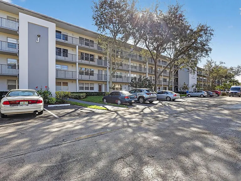 101 SW 132nd Way #418J — Photo 16