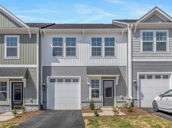 213 Sunbird Ln, Waynesboro, VA 22980