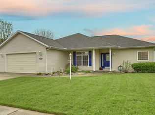 1413 Heather Dr, Mahomet, IL