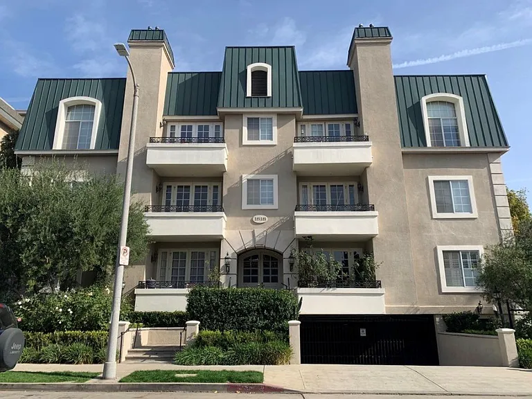 1818 Colby Ave #104 — Photo 3