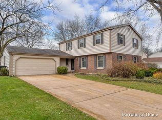 524 Menominee Ln, Naperville, IL 60563