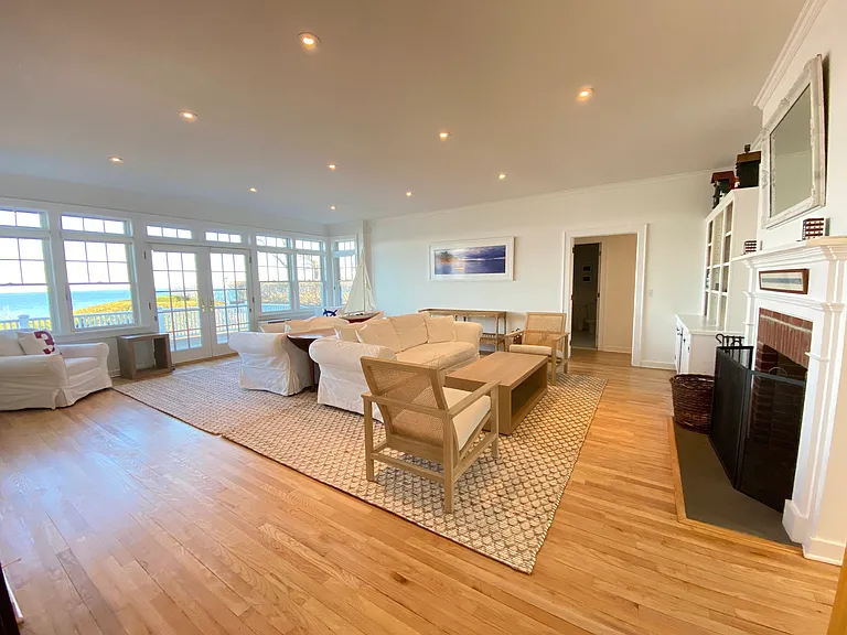 4705 Nassau Point Rd — Photo 2