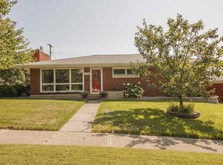 1208 Arthur St, Pekin, IL 61554