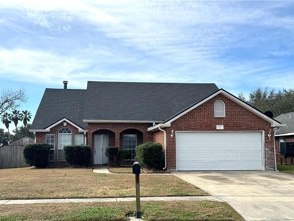 1st image of 11 Oxford Dr