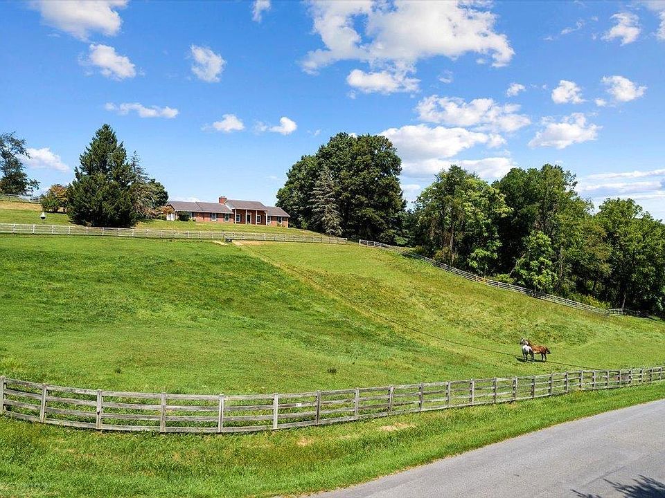1st image of 3823 Indian Meadow Dr