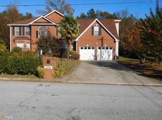 2042 Resting Creek Dr, Decatur, GA 30035