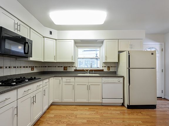 5th image of 9040 Knox Ave