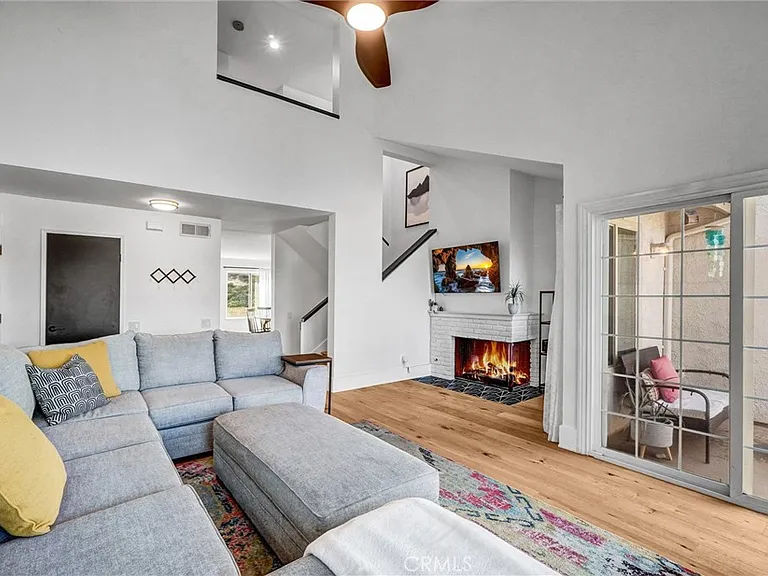 26606 La Roda — Photo 6