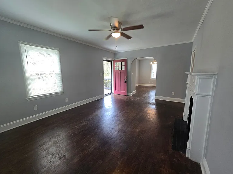 919 Chester Cir — Photo 4