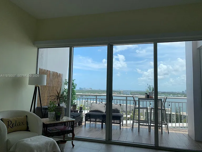 18031 Biscayne Blvd #Penthouse 01 — Photo 3
